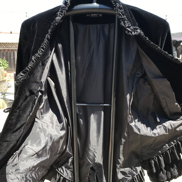 Black Velveteen w/Lace Cuffs Hearts & Roses Coat, Size 10 - Picture 3 of 5